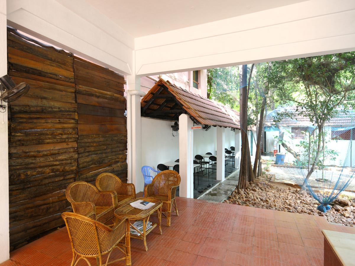 Oyo 7355 Covinille Bed and Breakfast Madurai Exteriör bild